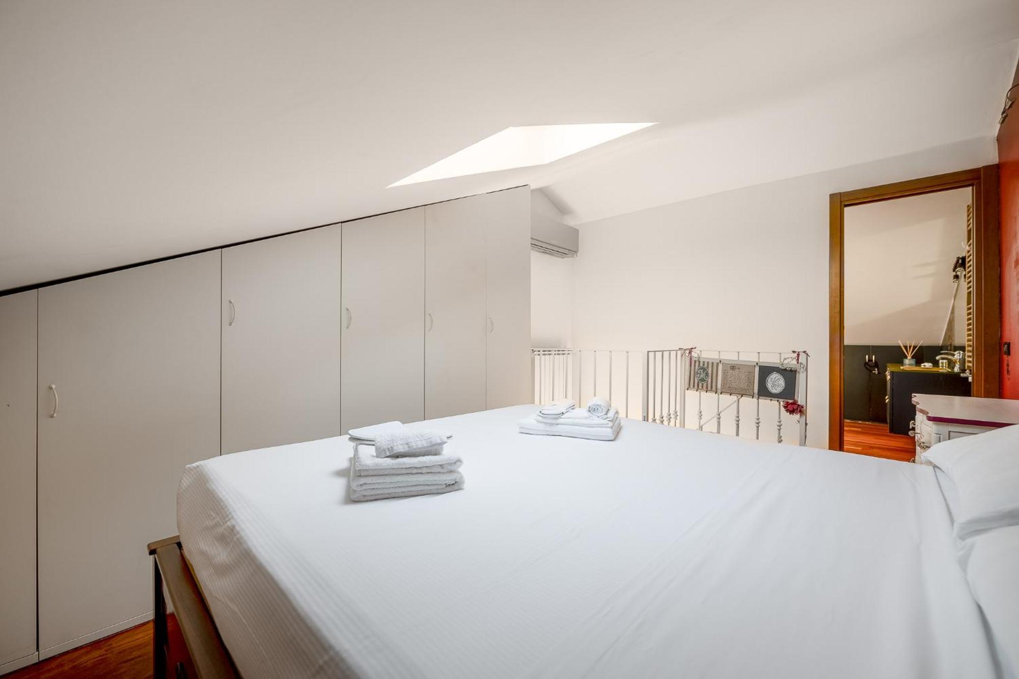 Appartement Bright Loft - Free Private Parking à Milan Extérieur photo